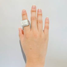 画像をギャラリービューアに読み込む, Dirocca Ring<スクエア>S2(B71 milky white)