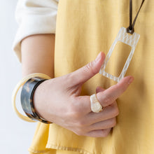 画像をギャラリービューアに読み込む, Pendant Loupe ペンダントルーペ<LS2>(T22 white veil)