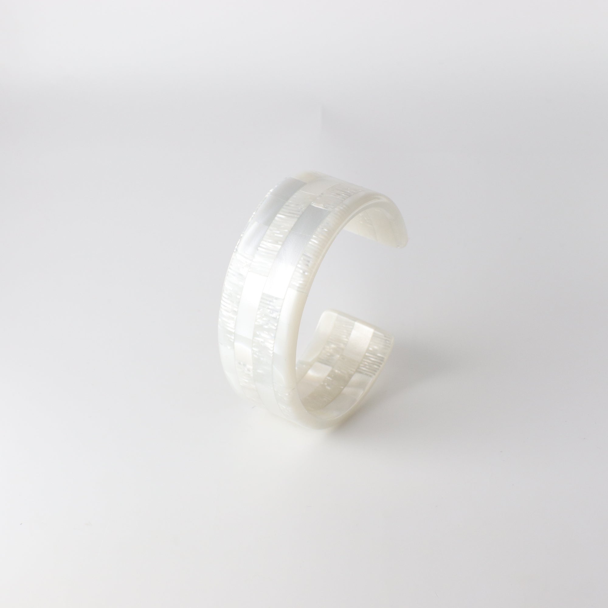 Bangle バングル＜Flat＞（B71 milky white） – KISSO