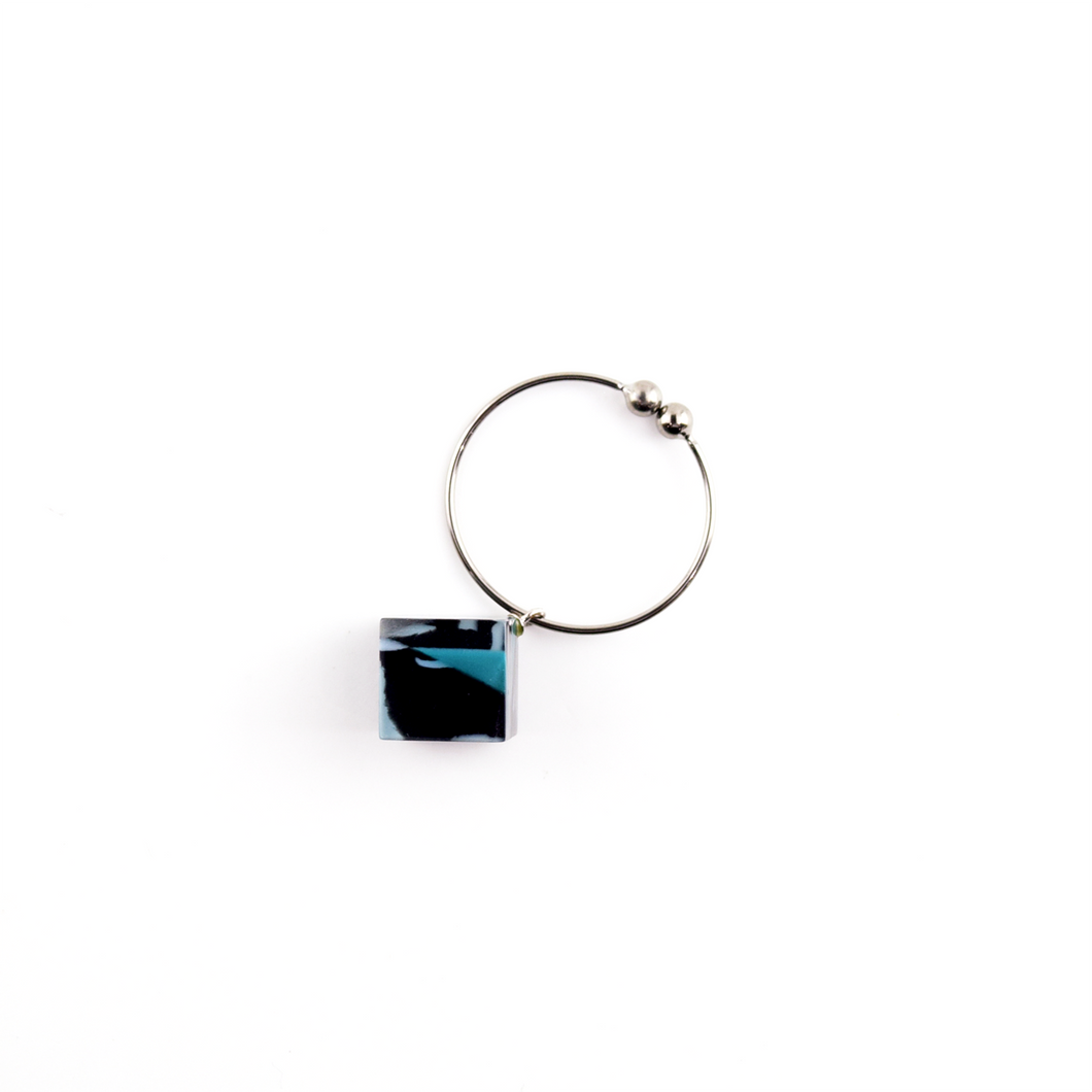 Earcuff イヤーカフ＜キューブ＞（L74 record blue）