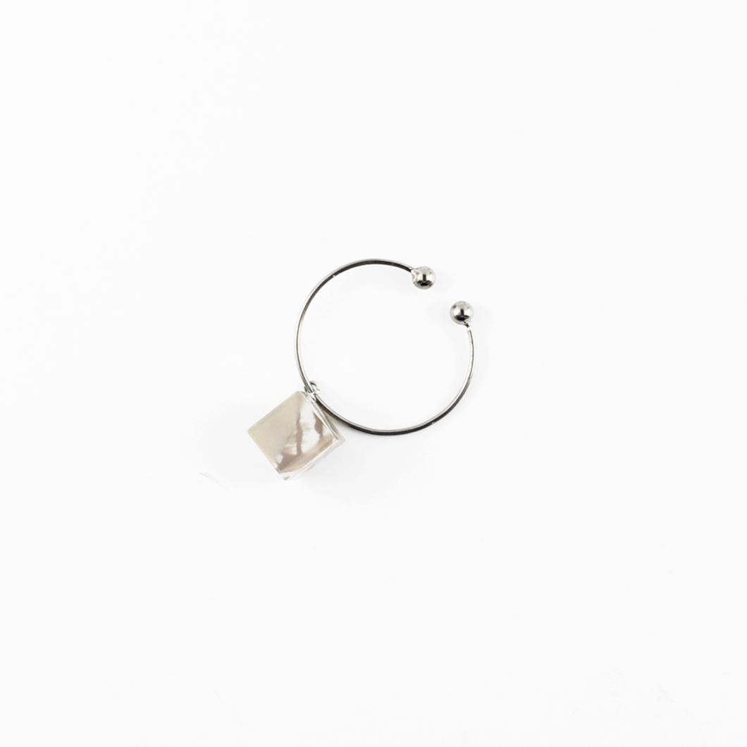 Earcuff イヤーカフ＜キューブ＞（L77 record white）