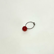 画像をギャラリービューアに読み込む, Earcuff イヤーカフ＜ボール＞（J87 red）
